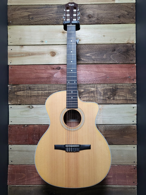 Taylor 214ce with ES2 Electronics 2021 Natural