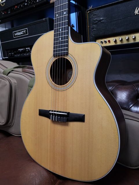 Taylor 214ce with ES2 Electronics 2021 Natural