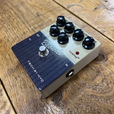 Tech 21 SansAmp Character Series Blonde – MotoMusic