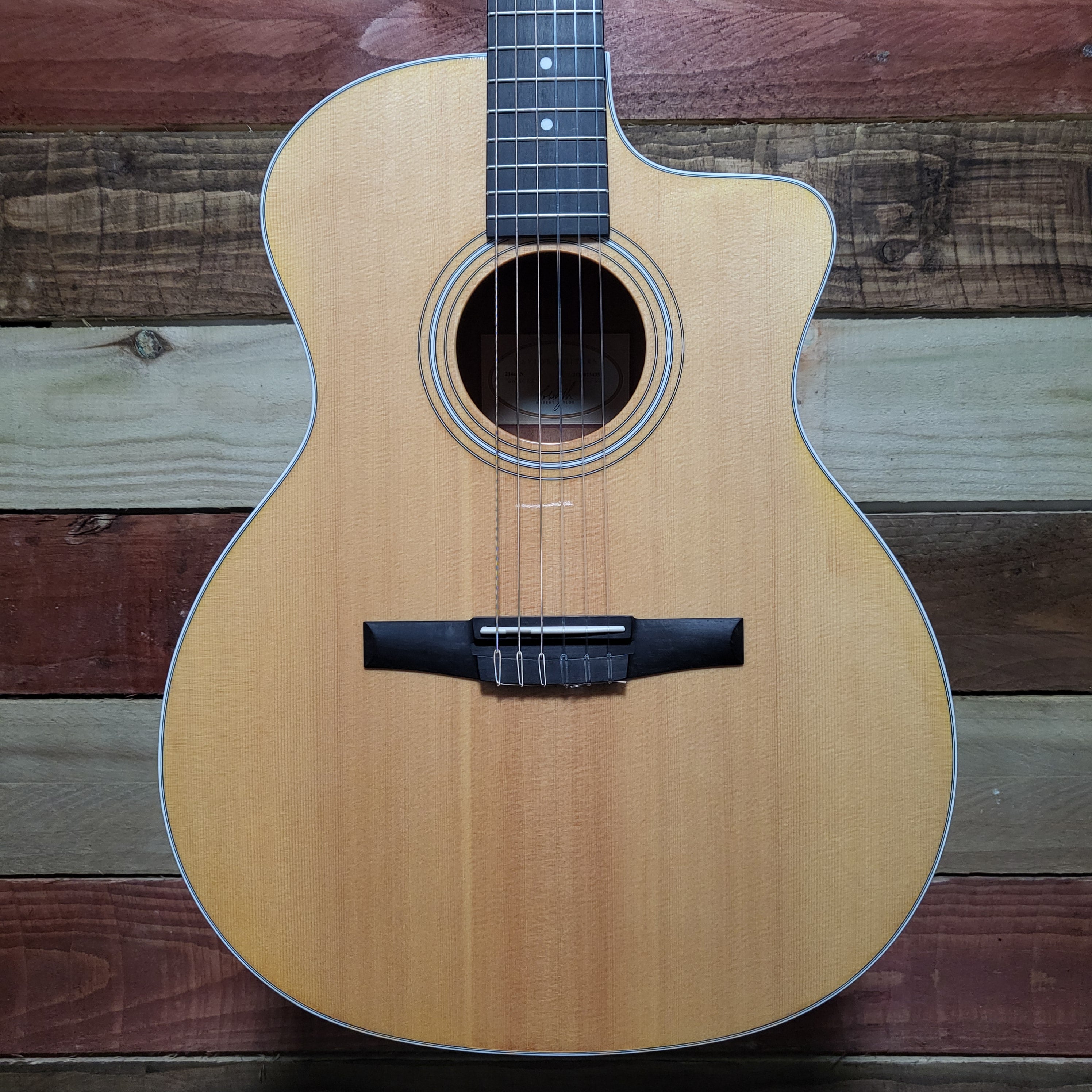 Taylor　214ce　ES2 Taylor 214ce with ES2 Electronics 2021 Natural – MotoMusic