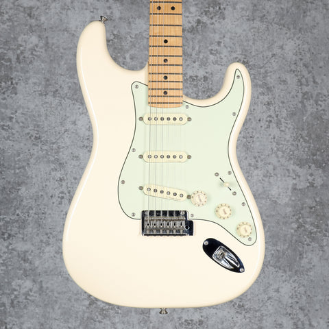 Fender Deluxe Roadhouse Stratocaster Maple Fretboard 2020 Olympic White