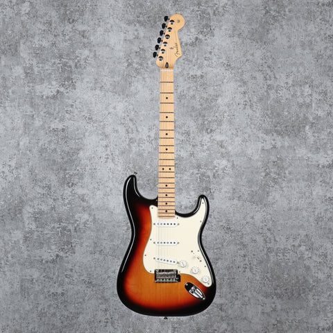 Fender Player Stratocaster with Maple Fretboard 3-Color Sunburst 2022 (Upgraded!)