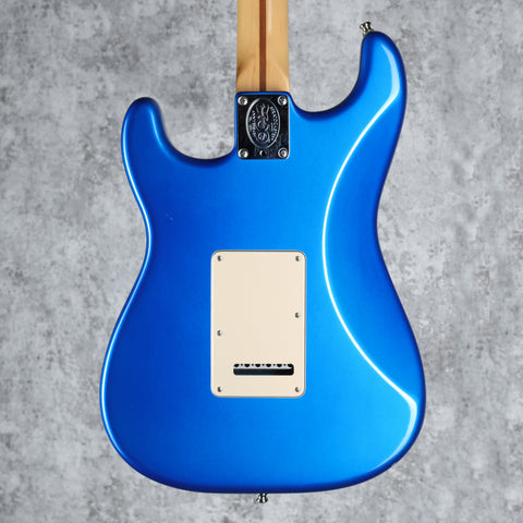 Fender American Series Stratocaster with Maple Fretboard Chrome Blue 2004