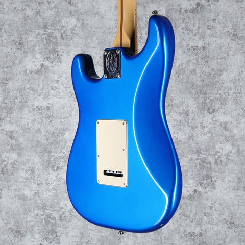 Fender American Series Stratocaster with Maple Fretboard Chrome Blue 2004