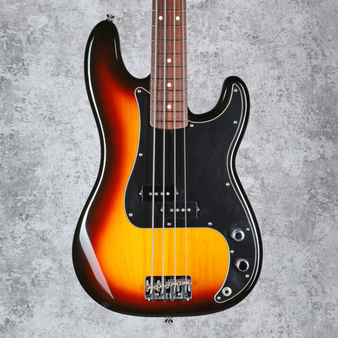 Fender American Series Precision Bass with Rosewood Fretboard 3-Color Sunburst 2005