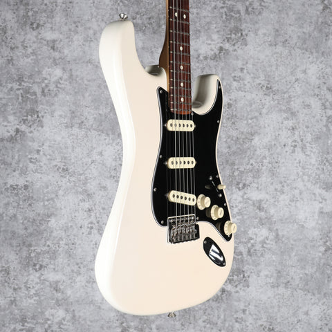 Fender American Performer Stratocaster with Rosewood Fretboard Arctic White 2019