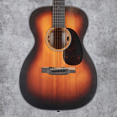 Martin 00-10E Retro Joe Bonamassa Sunburst 2026