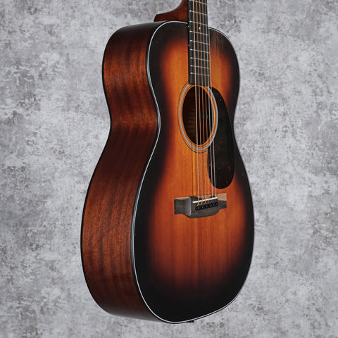 Martin 00-10E Retro Joe Bonamassa Sunburst 2026