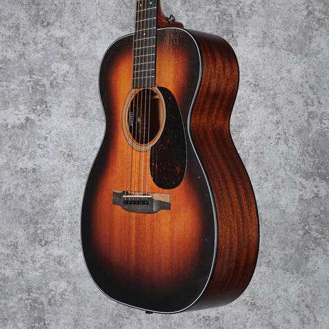 Martin 00-10E Retro Joe Bonamassa Sunburst 2026