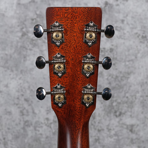 Martin 00-10E Retro Joe Bonamassa Sunburst 2026