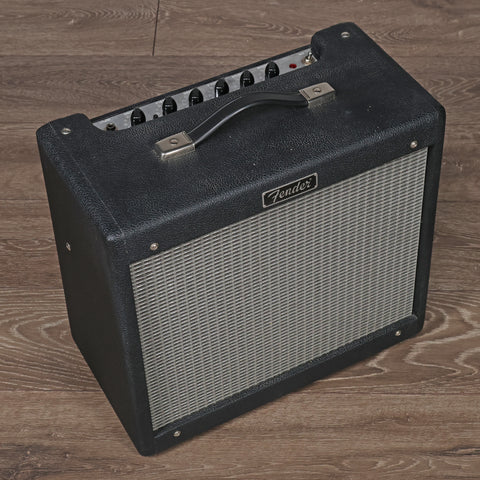 Fender Blues Junior 15-Watt 1x12" Guitar Combo Black