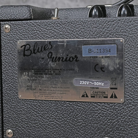 Fender Blues Junior 15-Watt 1x12" Guitar Combo Black