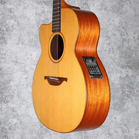 Lowden 0-12 Cutaway Left Hand with Fishman Prefix Plus T 1996 - Natural