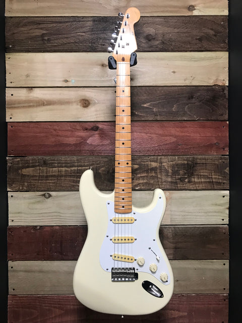 Squier MIJ Standard Stratocaster Maple Fretboard Arctic White 1980s