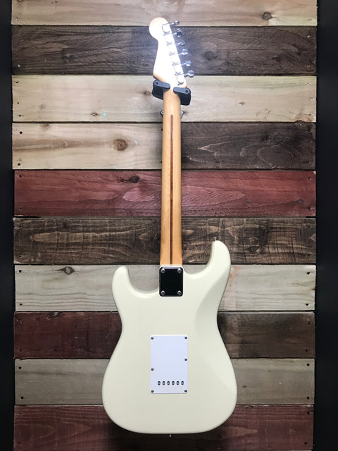 Squier MIJ Standard Stratocaster Maple Fretboard Arctic White 1980s