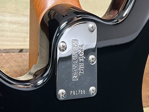 Ernie Ball Music Man StingRay Special 4 H with Roasted Maple Fretboard Jet Black 2019