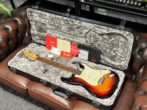 Fender American Professional Stratocaster with Rosewood Fretboard 3-Color Sunburst 2019