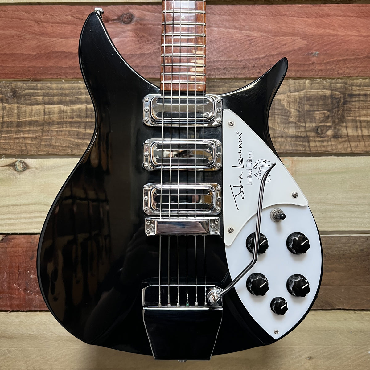 Rickenbacker John Lennon 325 Jetglo 1992 – MotoMusic