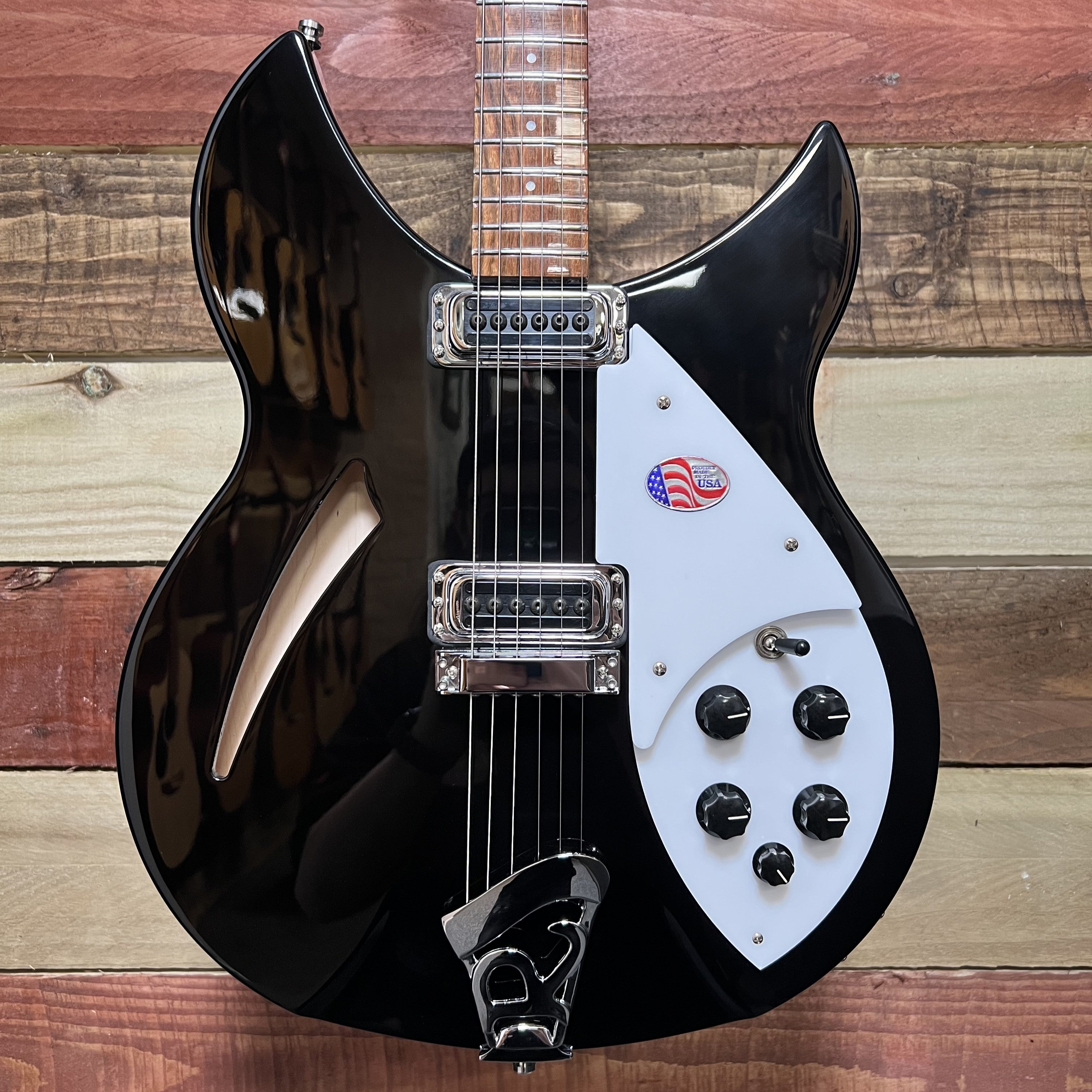 Rickenbacker 330 Jetglo 2024 – MotoMusic