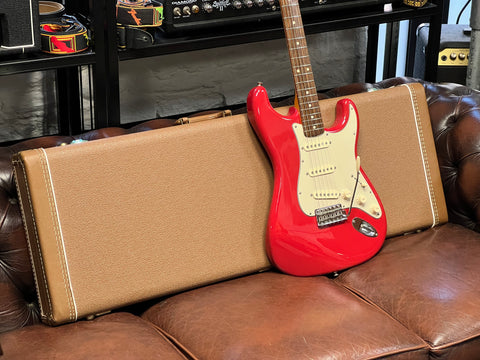 Fender Mark Knopfler Artist Series Signature Stratocaster Hot Red 2004