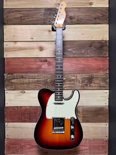 Fender American Deluxe Telecaster with Rosewood Fretboard 3-Colour Sunburst 2011