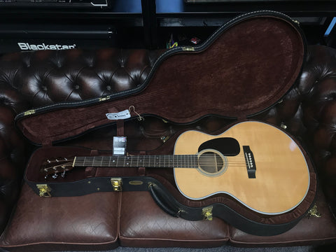 Martin Grand J-28LSE Baritone Natural 2012