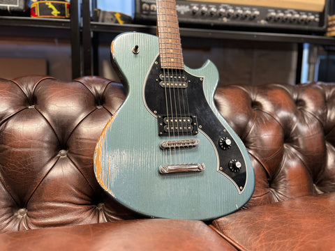 Novo Guitars Solus H2 Pelham Blue