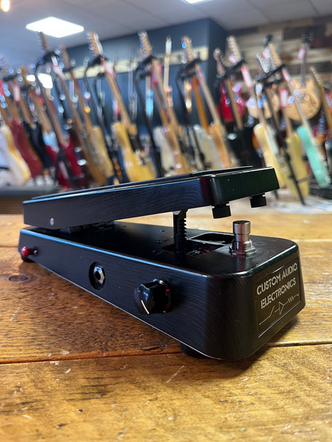 Dunlop MC404 CAE Custom Audio Electronics Wah 2023