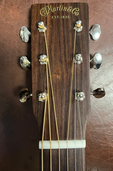 Martin 0-10E Retro Jason Isbell Signature 2025 (NEW)