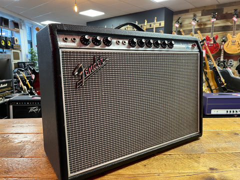 Fender Deluxe Reverb "Drip Edge" AB763 22-Watt 1x12" Guitar Combo 1968- Silverface 115v