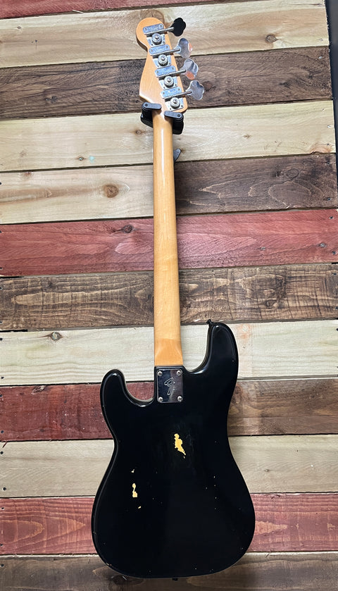 Fender Precision Bass with Rosewood Fretboard 1977 - Black Refinished Fretless
