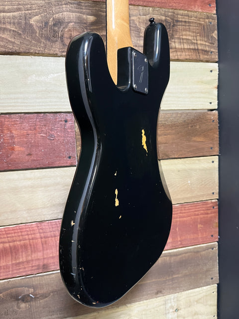 Fender Precision Bass with Rosewood Fretboard 1977 - Black Refinished Fretless
