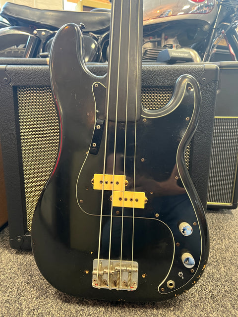 Fender Precision Bass with Rosewood Fretboard 1977 - Black Refinished Fretless