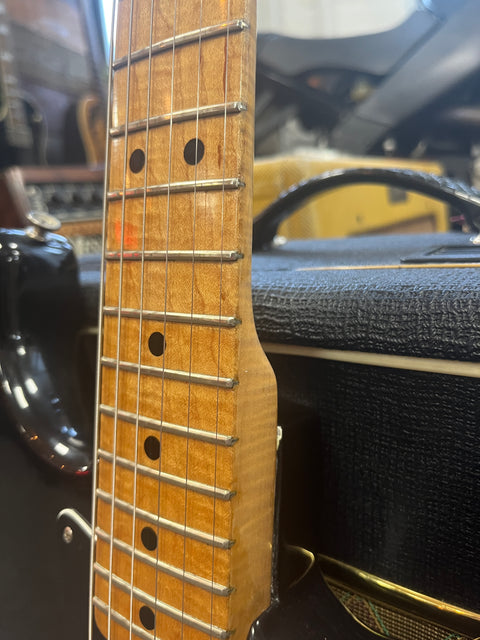 Fender Stratocaster with Maple Fretboard 1979 - Black Re-Finish