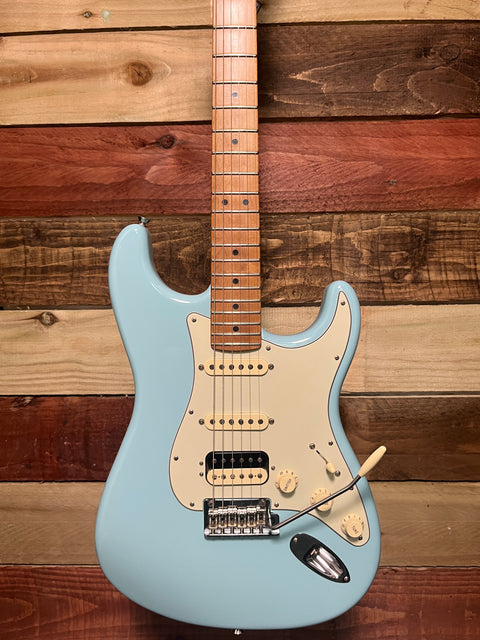 Fender American Professional FSR Stratocaster HSS Limited Run Daphne Blue Roasted Maple