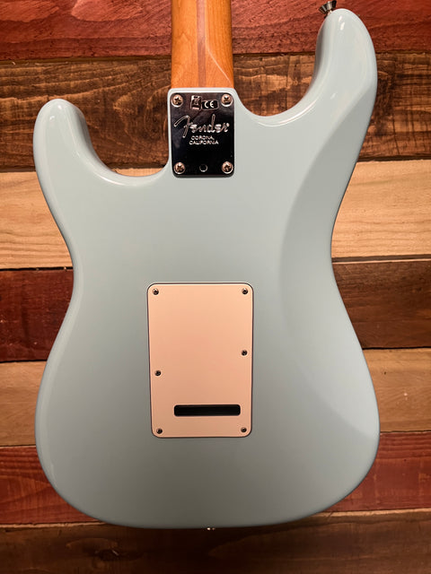 Fender American Professional FSR Stratocaster HSS Limited Run Daphne Blue Roasted Maple