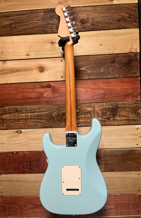 Fender American Professional FSR Stratocaster HSS Limited Run Daphne Blue Roasted Maple