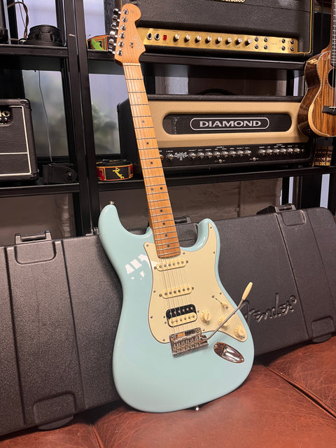 Fender American Professional FSR Stratocaster HSS Limited Run Daphne Blue Roasted Maple