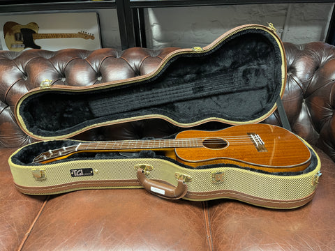 BK35G Baritone Ukulele With Tweed Case