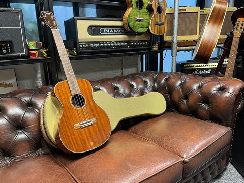 BK35G Baritone Ukulele With Tweed Case