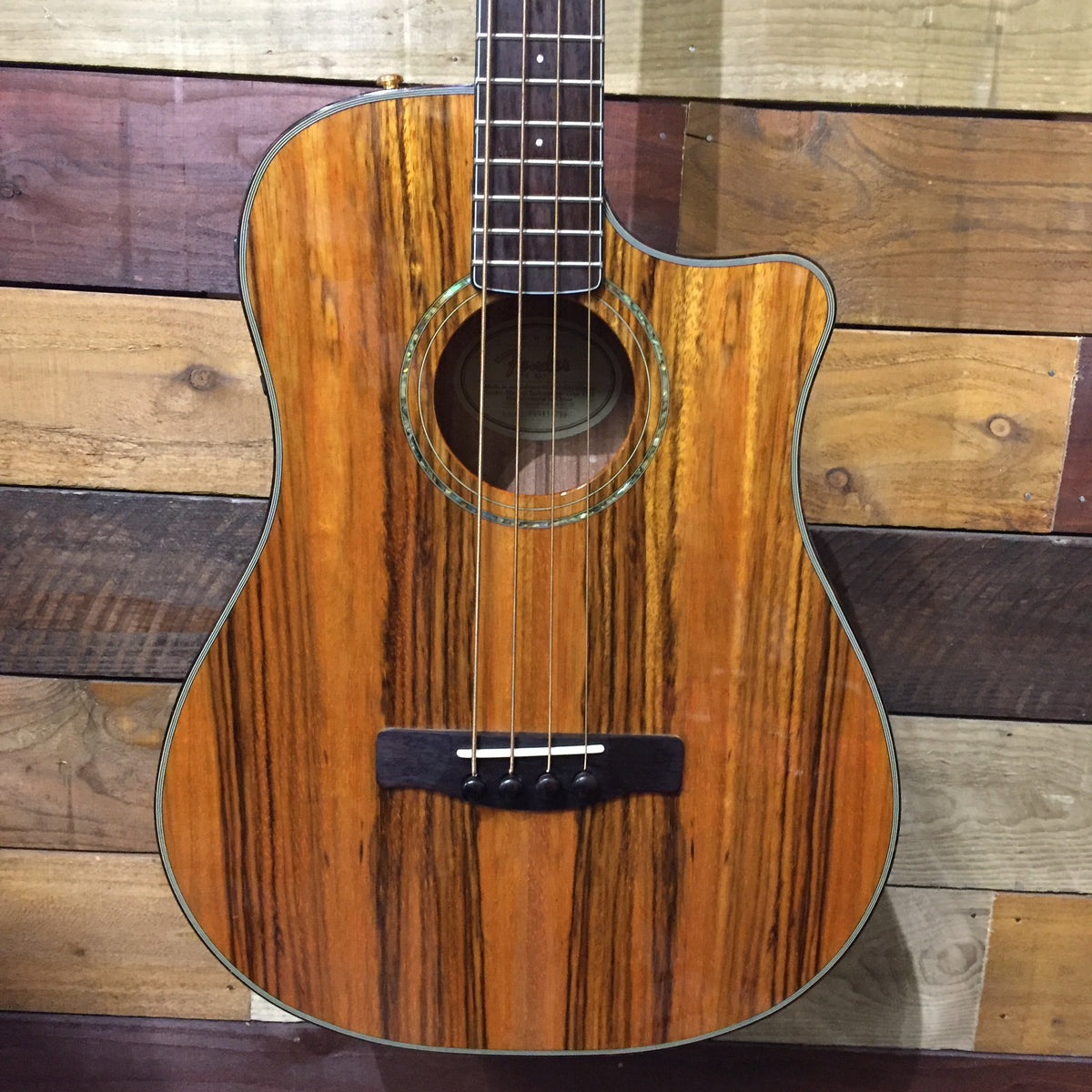Fender Victor Bailey Acoustic Bass Natural Dao Figured Top 2008 MotoMusic
