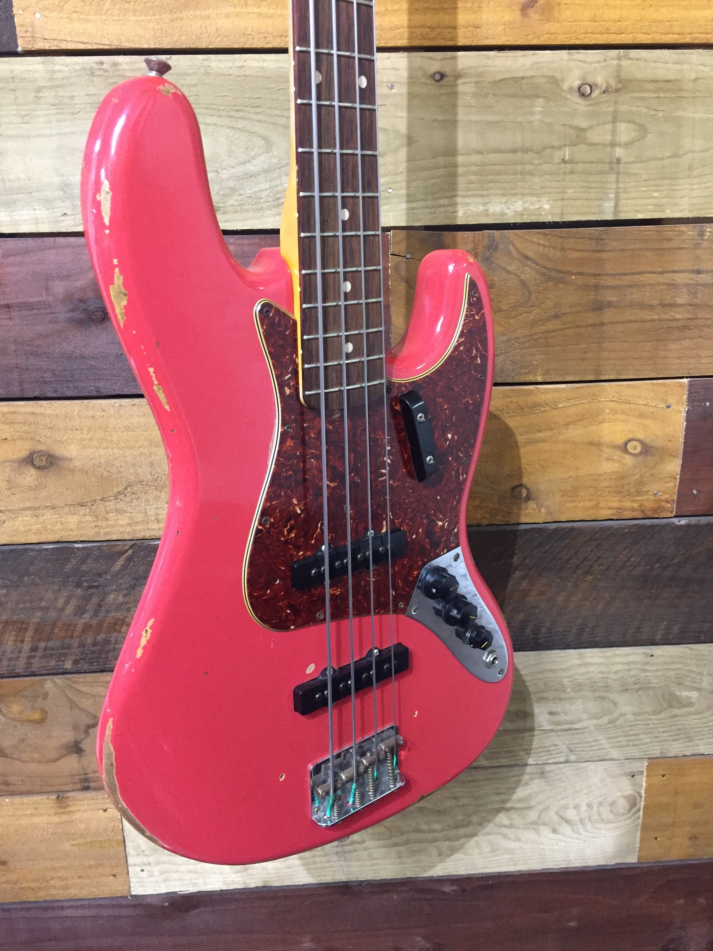 Fender Jazz Bass Custom Shop Relic Fiesta Red 2015 – MotoMusic