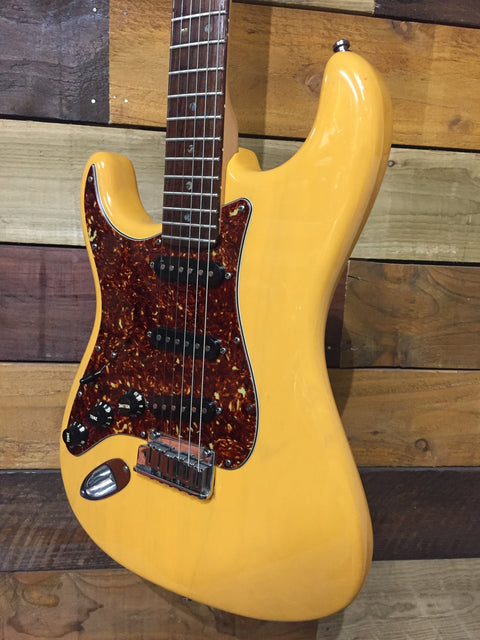 Fender American Deluxe Stratocaster Butterscotch Left Hand 2003