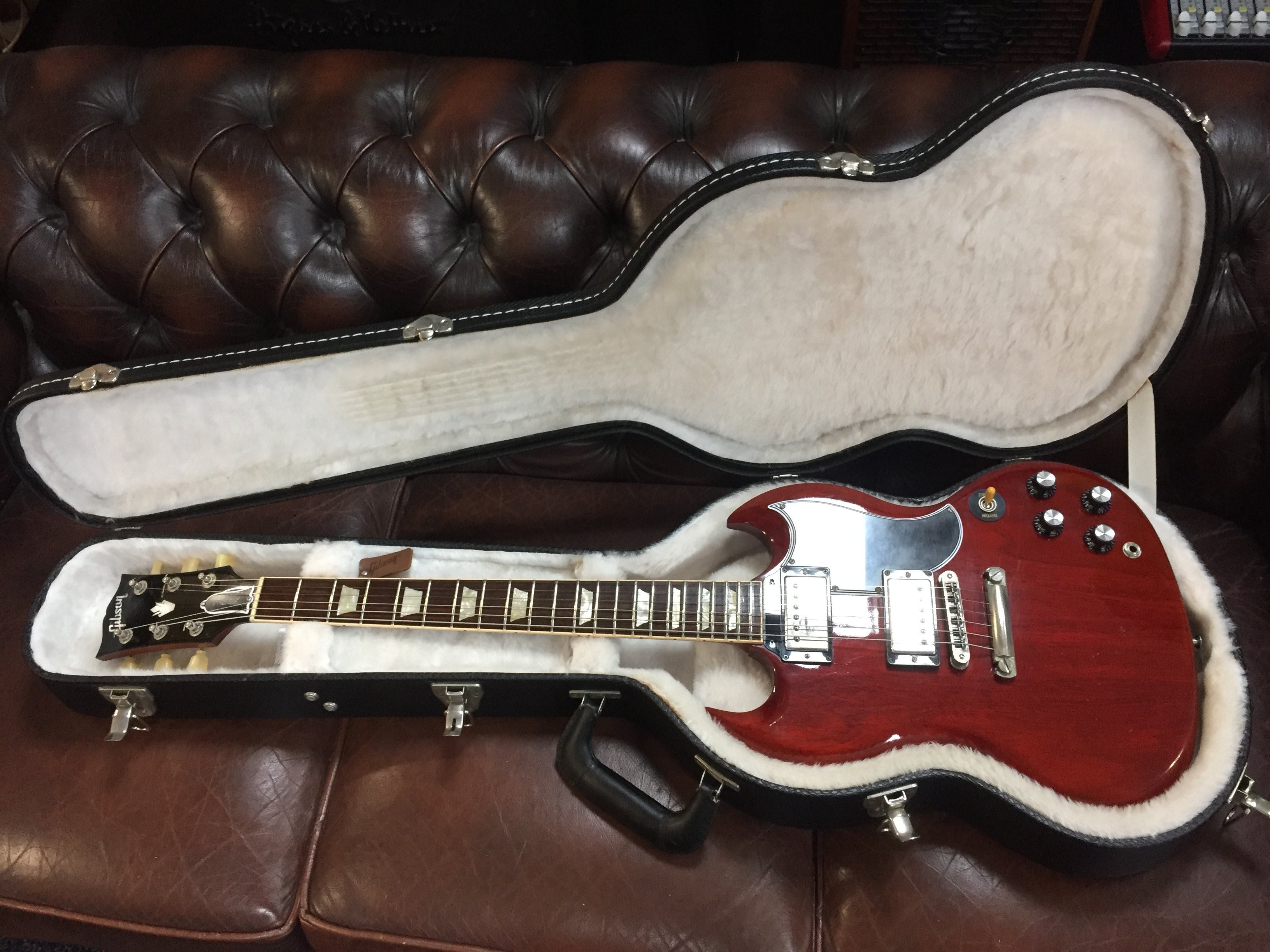 Gibson SG 61 Re-Issue Cherry Special Upgrade 2010 – MotoMusic