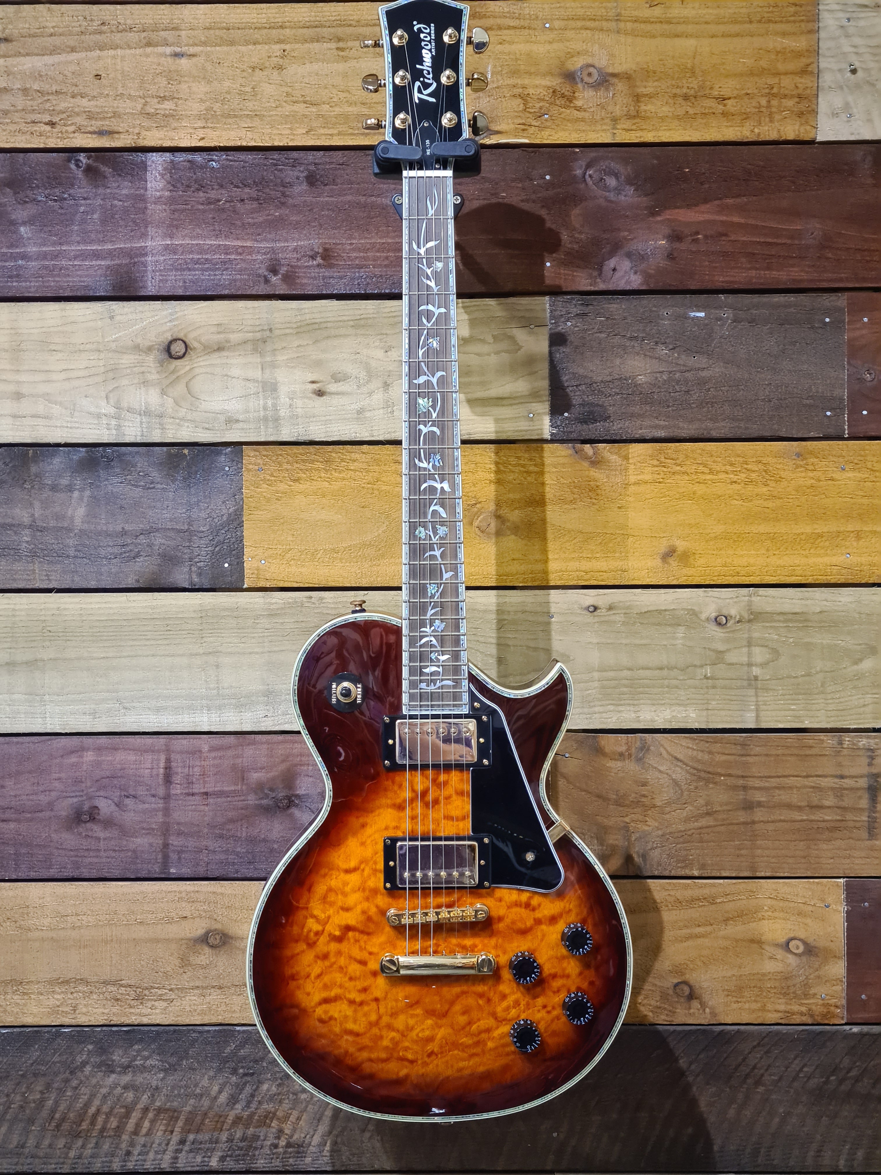 Richwood R-135 Tree of life limited edition 5/24 Tri-Burst – MotoMusic