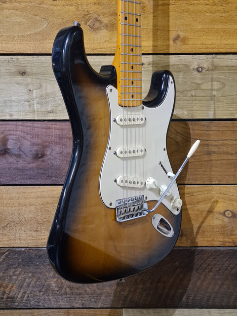 Fender M.I.J 54 Re-issue Strat - Sunburst