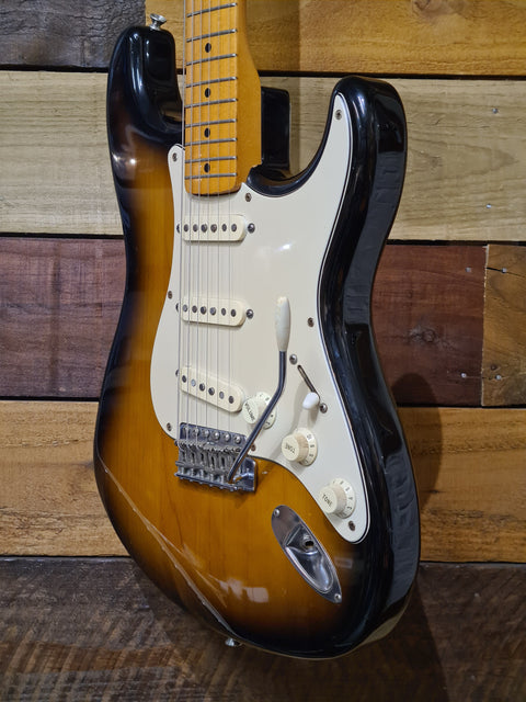 Fender M.I.J 54 Re-issue Strat - Sunburst