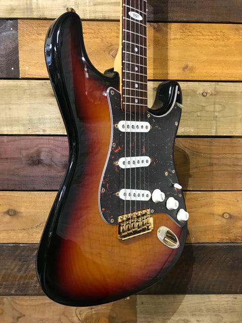 Fender Collectors Edition Stratocaster in Three-Tone Sunburst 1997