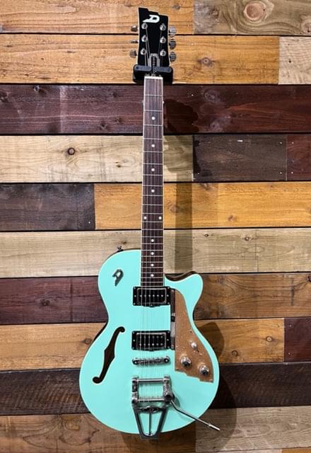 Duesenburg TV Starplayer In Surf Green