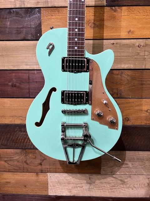 Duesenburg TV Starplayer In Surf Green